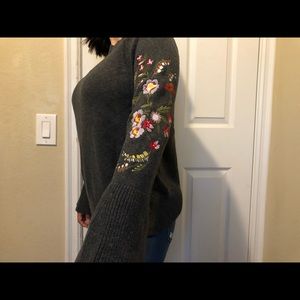 Sweaters - Bell sleeve floral sweater Sweaters - Bell sleeve floral sweater